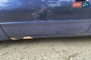 Хэтчбек Toyota Corolla 2001 в 