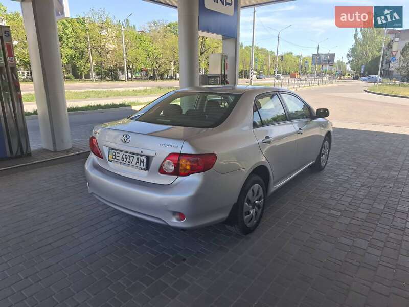 Седан Toyota Corolla 2008 в Николаеве