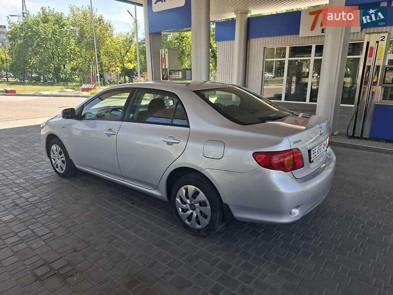 Седан Toyota Corolla 2008 в Николаеве
