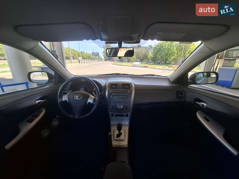 Седан Toyota Corolla 2008 в Николаеве