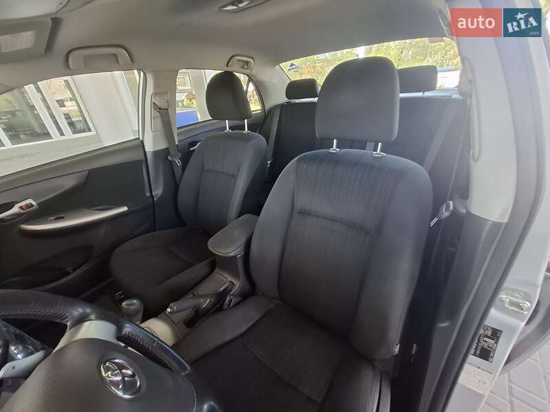 Седан Toyota Corolla 2008 в Николаеве