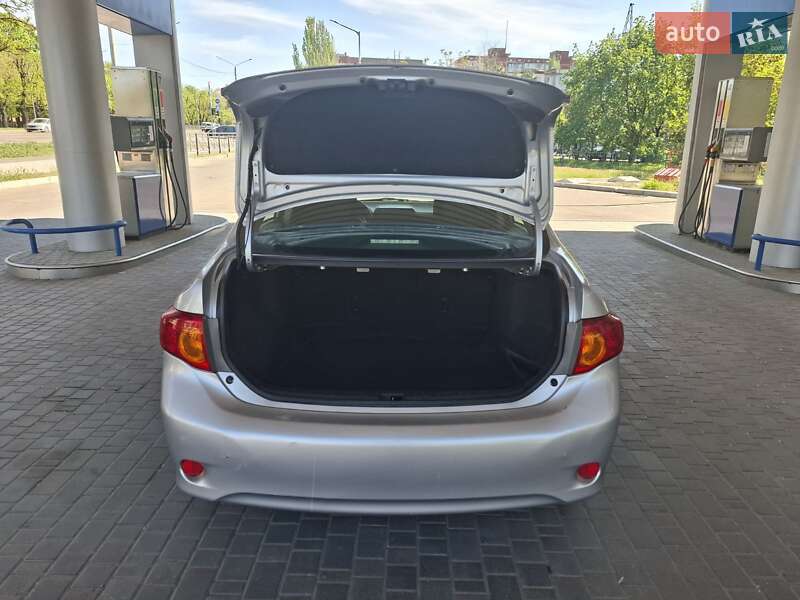 Седан Toyota Corolla 2008 в Николаеве