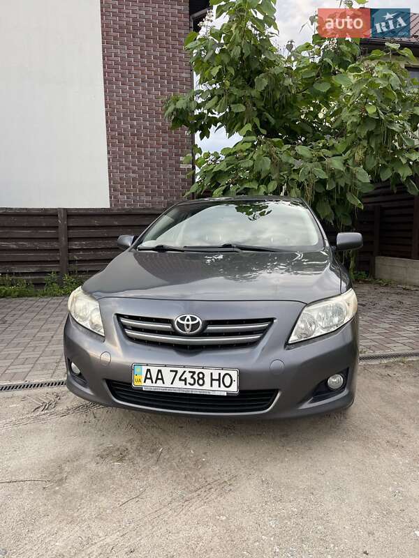 Седан Toyota Corolla 2008 в Гатном