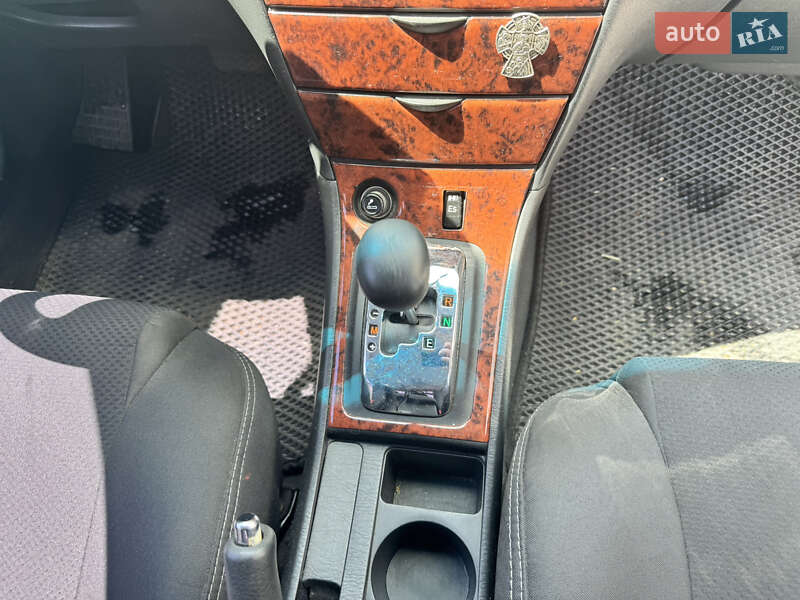 Хэтчбек Toyota Corolla 2004 в Виннице
