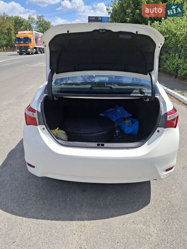 Седан Toyota Corolla 2017 в Киеве фото 5 Седан Toyota Corolla 2017 в Киеве