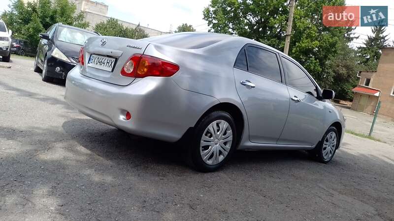 Седан Toyota Corolla 2008 в Хмельницькому