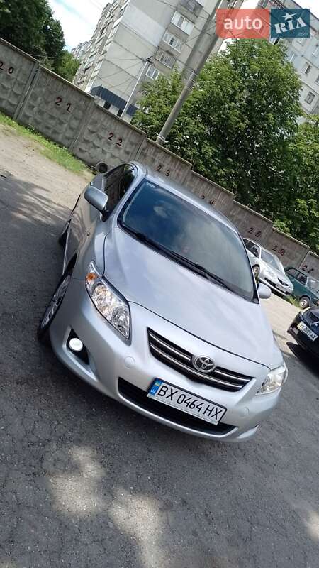 Седан Toyota Corolla 2008 в Хмельницькому