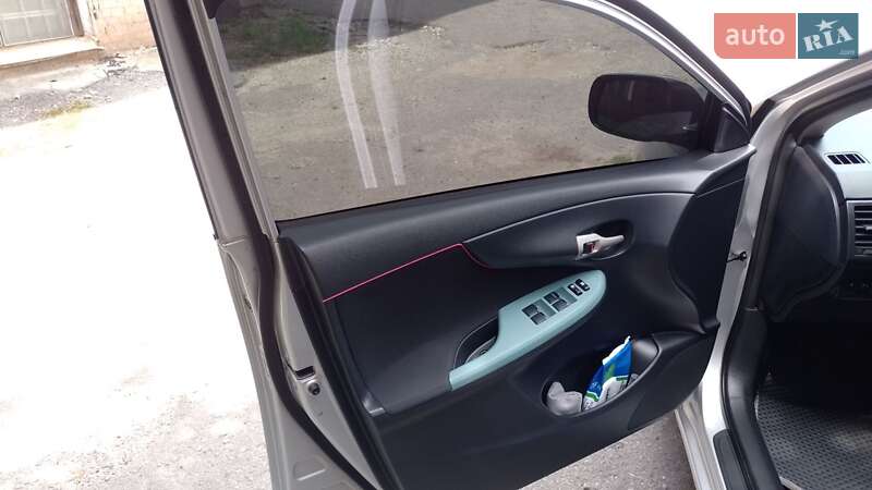 Седан Toyota Corolla 2008 в Хмельницькому