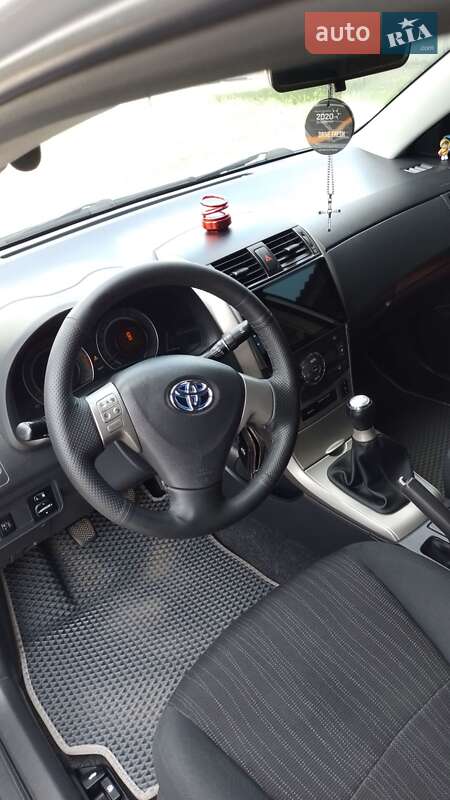 Седан Toyota Corolla 2008 в Хмельницькому