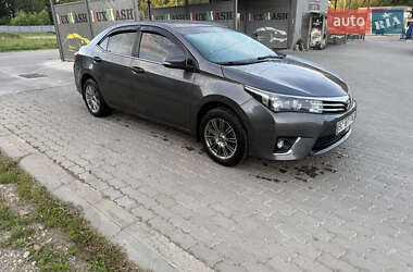 Седан Toyota Corolla 2013 в 