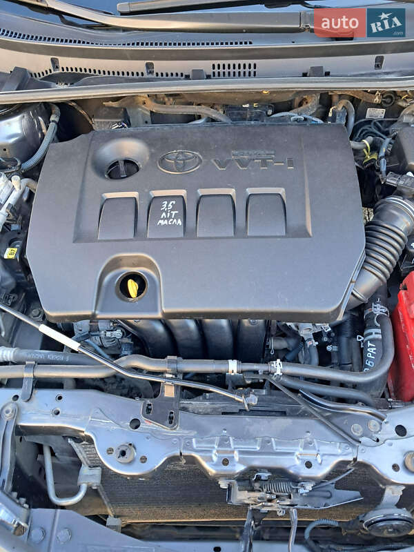 Седан Toyota Corolla 2013 в Трускавце