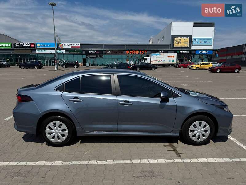 Седан Toyota Corolla 2022 в Києві