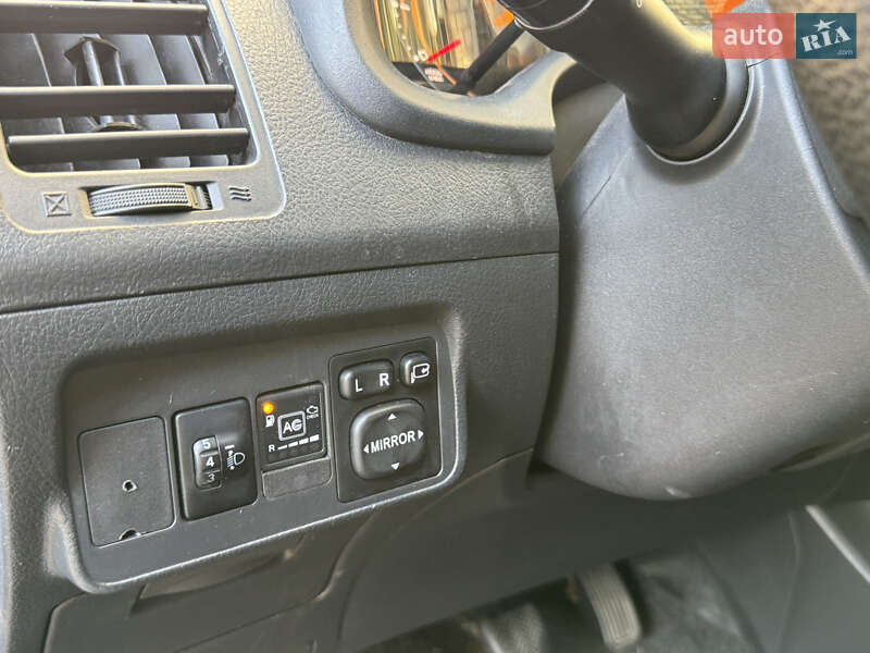 Седан Toyota Corolla 2010 в Дніпрі