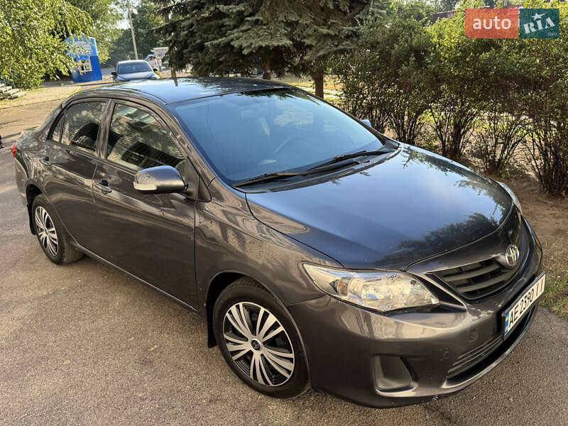 Седан Toyota Corolla 2010 в Дніпрі