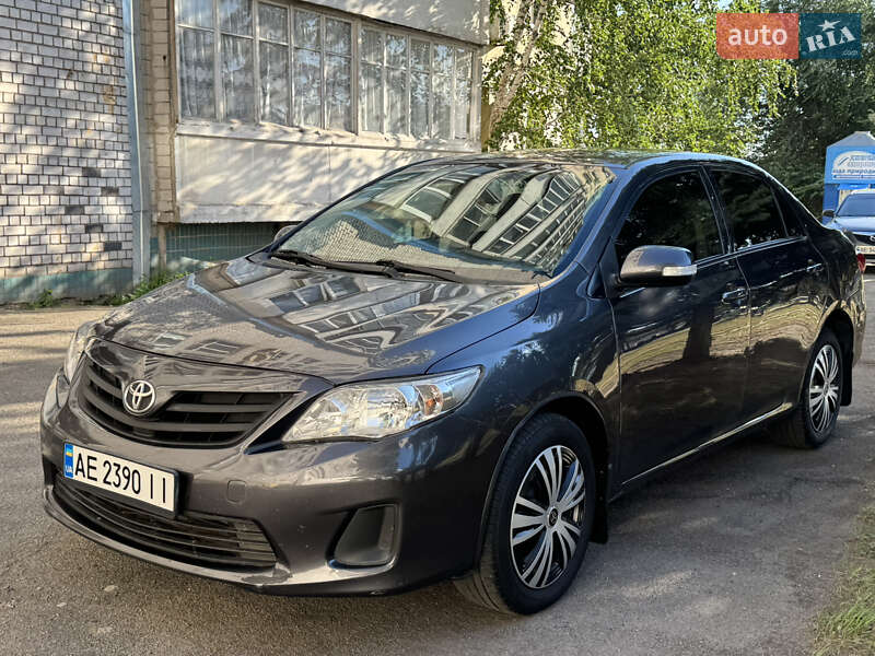Седан Toyota Corolla 2010 в Дніпрі