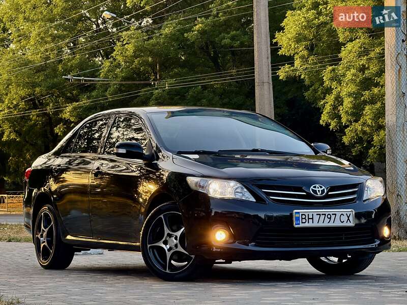 Седан Toyota Corolla 2013 в Одессе