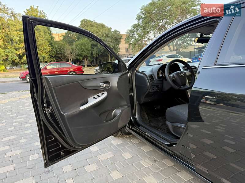 Седан Toyota Corolla 2013 в Одессе