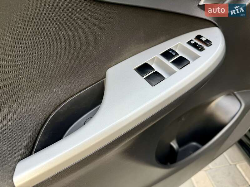 Седан Toyota Corolla 2013 в Одессе