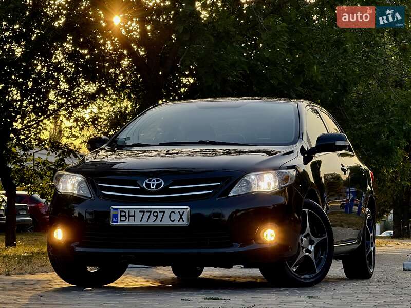 Седан Toyota Corolla 2013 в Одессе