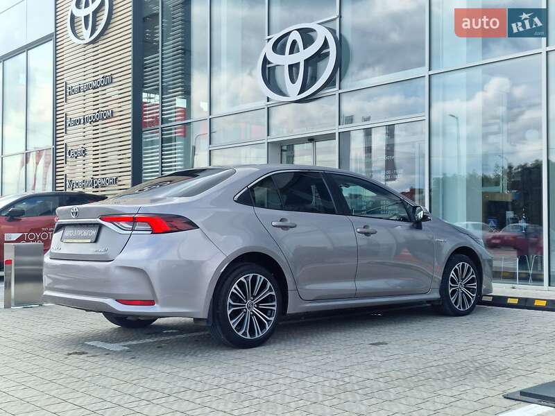 Седан Toyota Corolla 2019 в Рівному