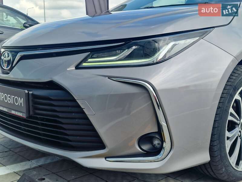 Седан Toyota Corolla 2019 в Рівному