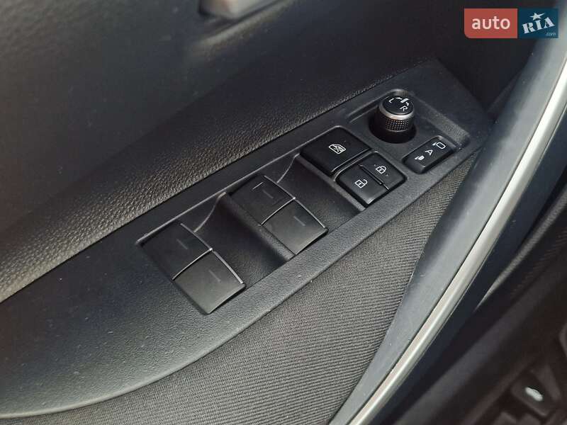Седан Toyota Corolla 2019 в Рівному