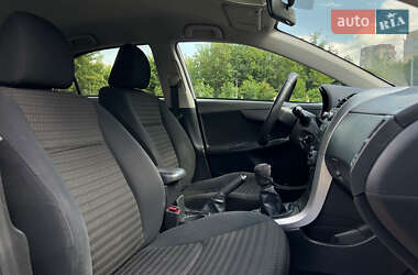 Седан Toyota Corolla 2013 в 