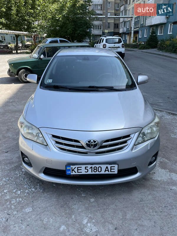 Седан Toyota Corolla 2011 в Днепре