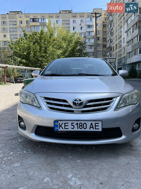 Седан Toyota Corolla 2011 в Днепре