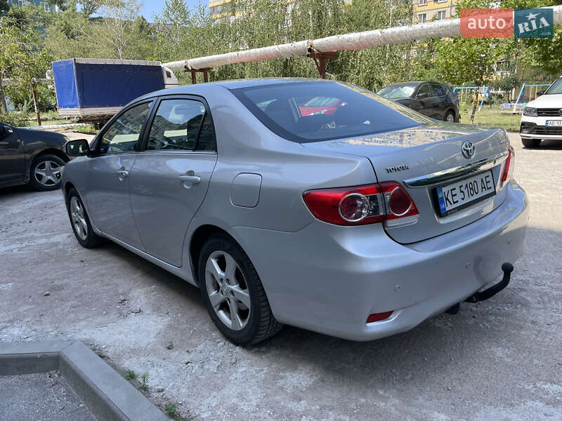 Седан Toyota Corolla 2011 в Днепре