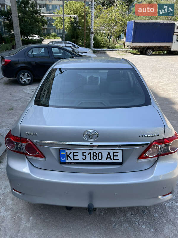 Седан Toyota Corolla 2011 в Днепре