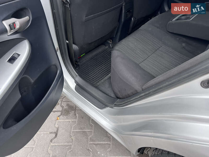 Седан Toyota Corolla 2008 в Львове