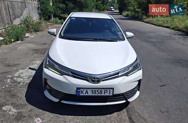 Седан Toyota Corolla 2016 в 