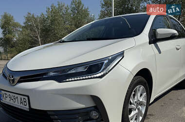 Седан Toyota Corolla 2017 в Запоріжжі