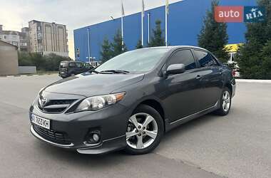 Седан Toyota Corolla 2011 в Богуславе
