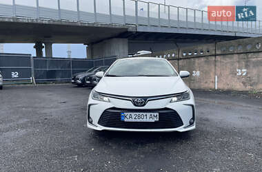 Седан Toyota Corolla 2020 в Киеве