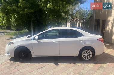 Седан Toyota Corolla 2018 в 