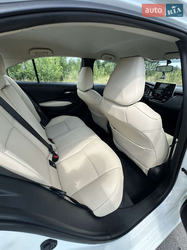 Седан Toyota Corolla 2019 в Умани