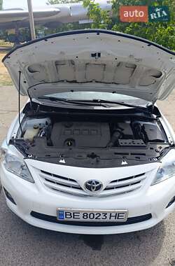 Седан Toyota Corolla 2013 в 