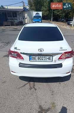Седан Toyota Corolla 2013 в 