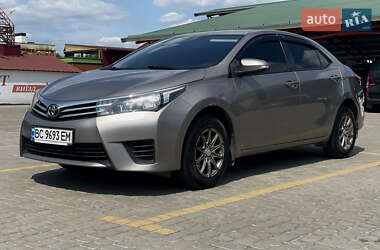 Седан Toyota Corolla 2016 в Львові