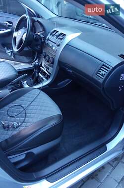 Седан Toyota Corolla 2008 в Полонном