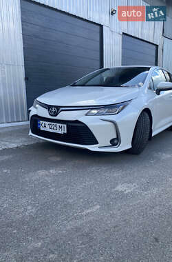 Седан Toyota Corolla 2019 в Киеве