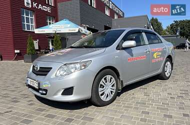 Седан Toyota Corolla 2007 в Києві