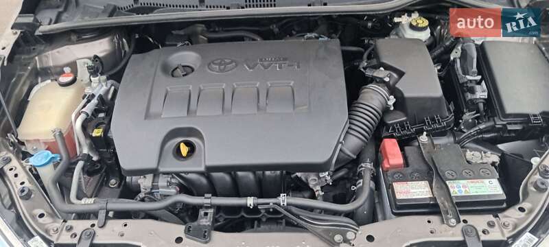 Седан Toyota Corolla 2017 в Борисполе