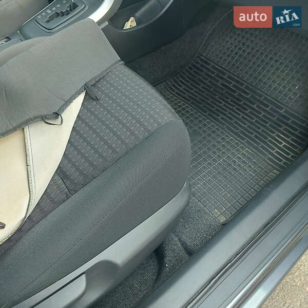 Седан Toyota Corolla 2013 в Чернигове