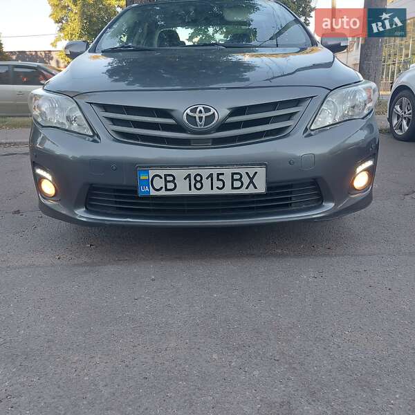 Седан Toyota Corolla 2013 в Чернигове