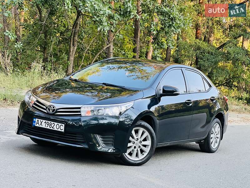Седан Toyota Corolla 2016 в 