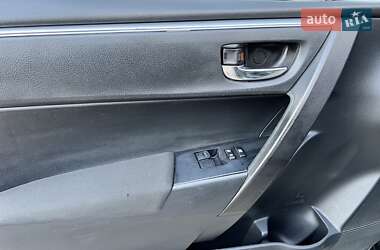 Седан Toyota Corolla 2016 в 