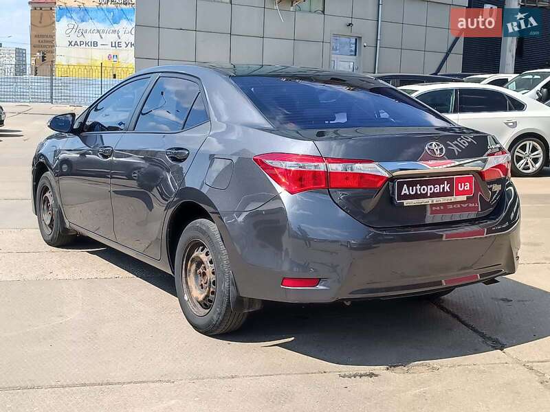 Седан Toyota Corolla 2016 в Харкові
